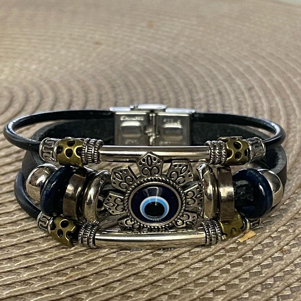 Women Aye Black Brazalet for good luck and Protection